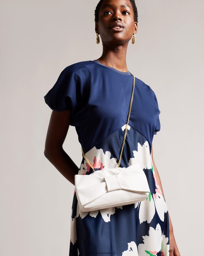 Ted Baker Niasa clutch met strikdetail ecru Tassen vrouwen 6R02N713