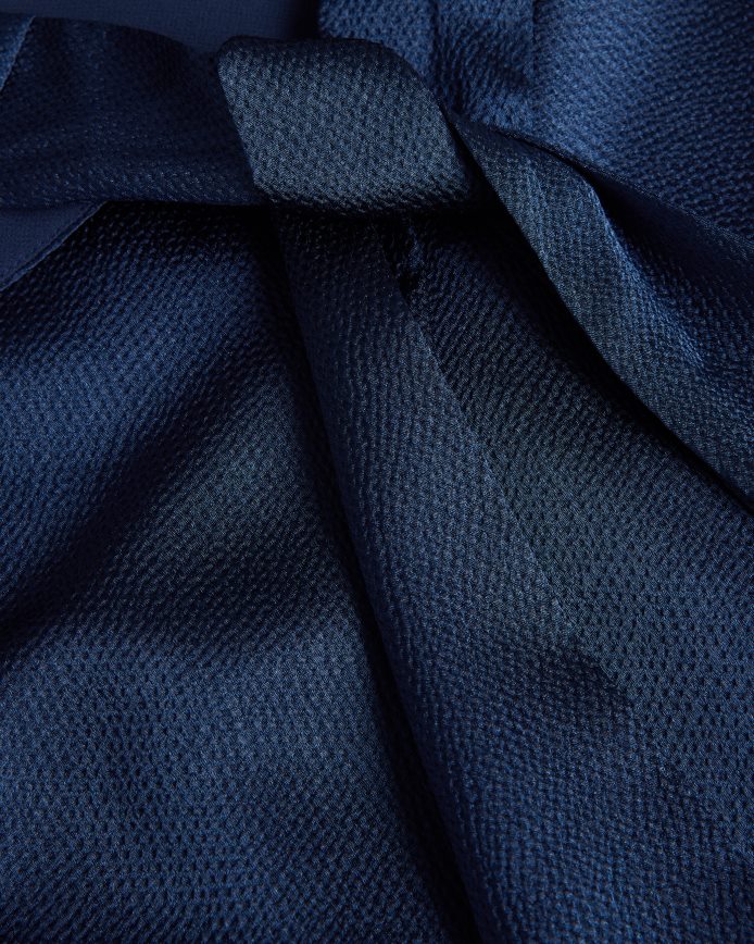 Ted Baker Hildri mouwloze satijnen top met gedrapeerde hals donkerblauw kleding vrouwen 6R02N157